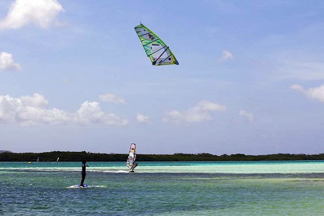 Caesar defies gravity - PWA World Cup Bonaire 2011 &copy;  John Carter / PWA http://www.pwaworldtour.com